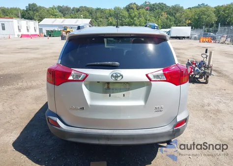 2013 Toyota Rav4 Xle z USA, uszkodzony, nr VIN JTMRFREV8D5003428
